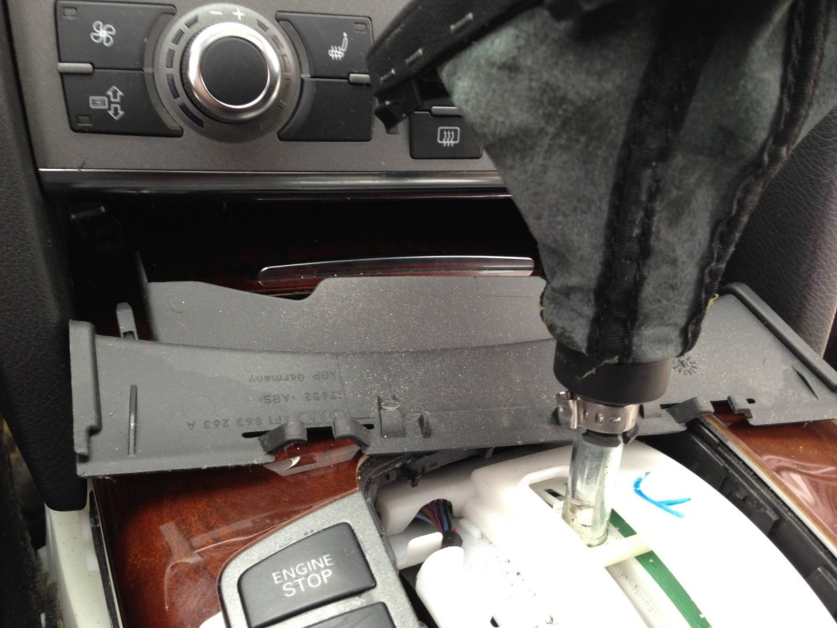 AUDI A6 C6 MMI SCREEN BUTTON CENTER CONSOLE HOW TO REMOVE CHANGE REPLACE