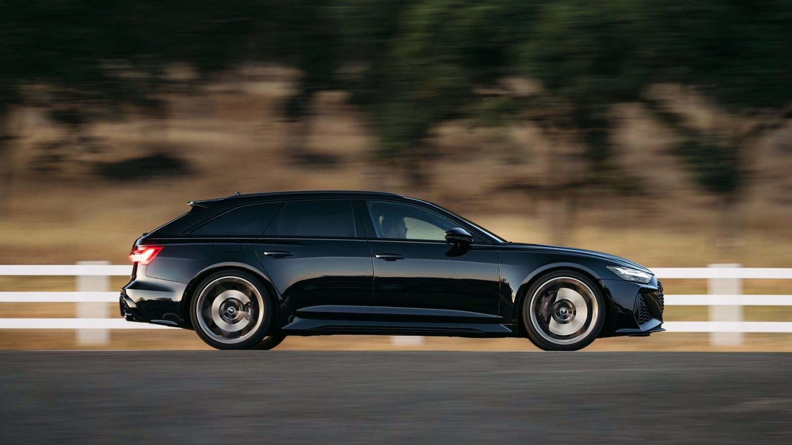 Audi RS 6 Avant Performance vs BMW M5 Touring: Best Super Wagon ...