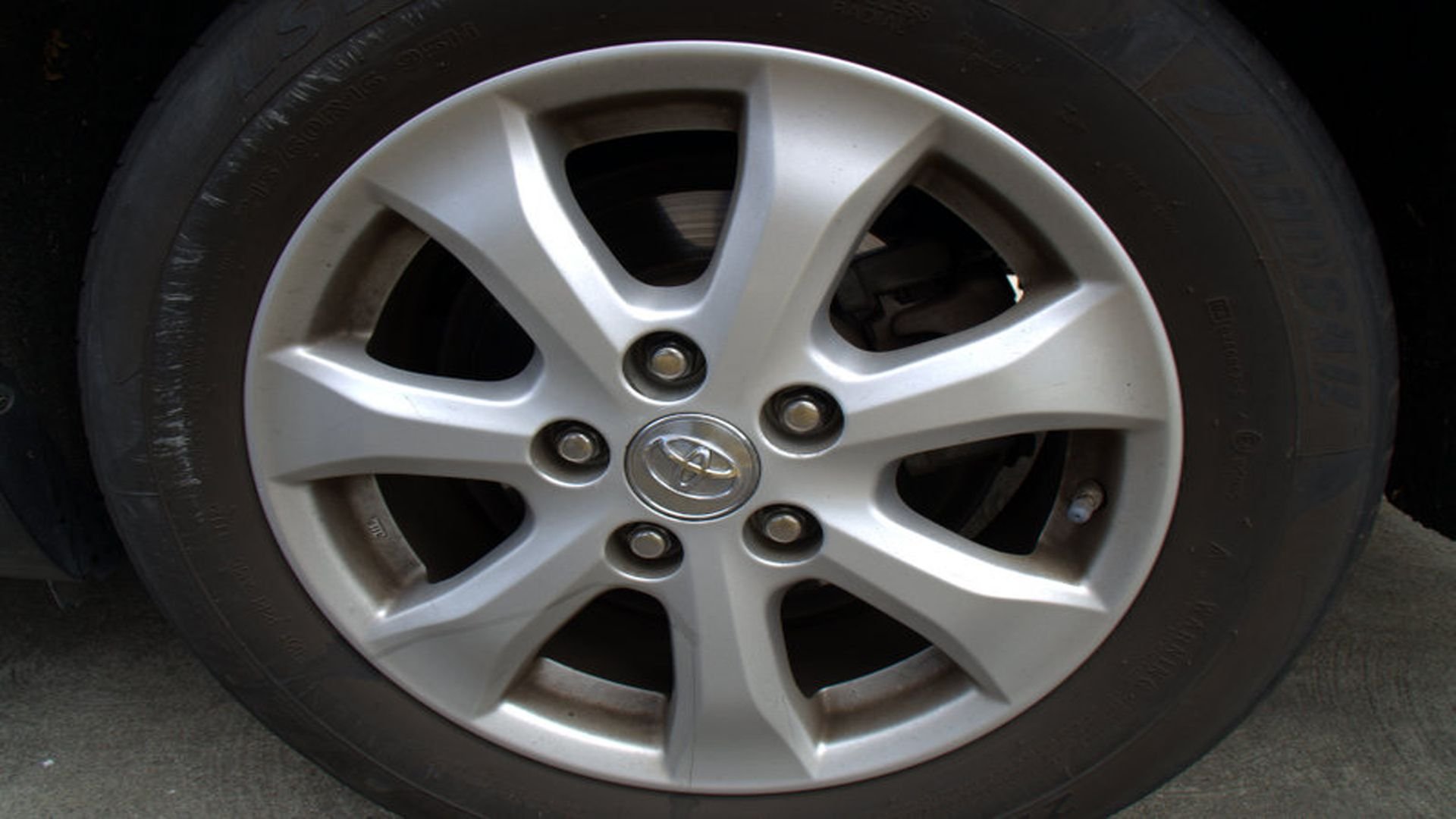 Tire Size For 2009 Toyota Camry