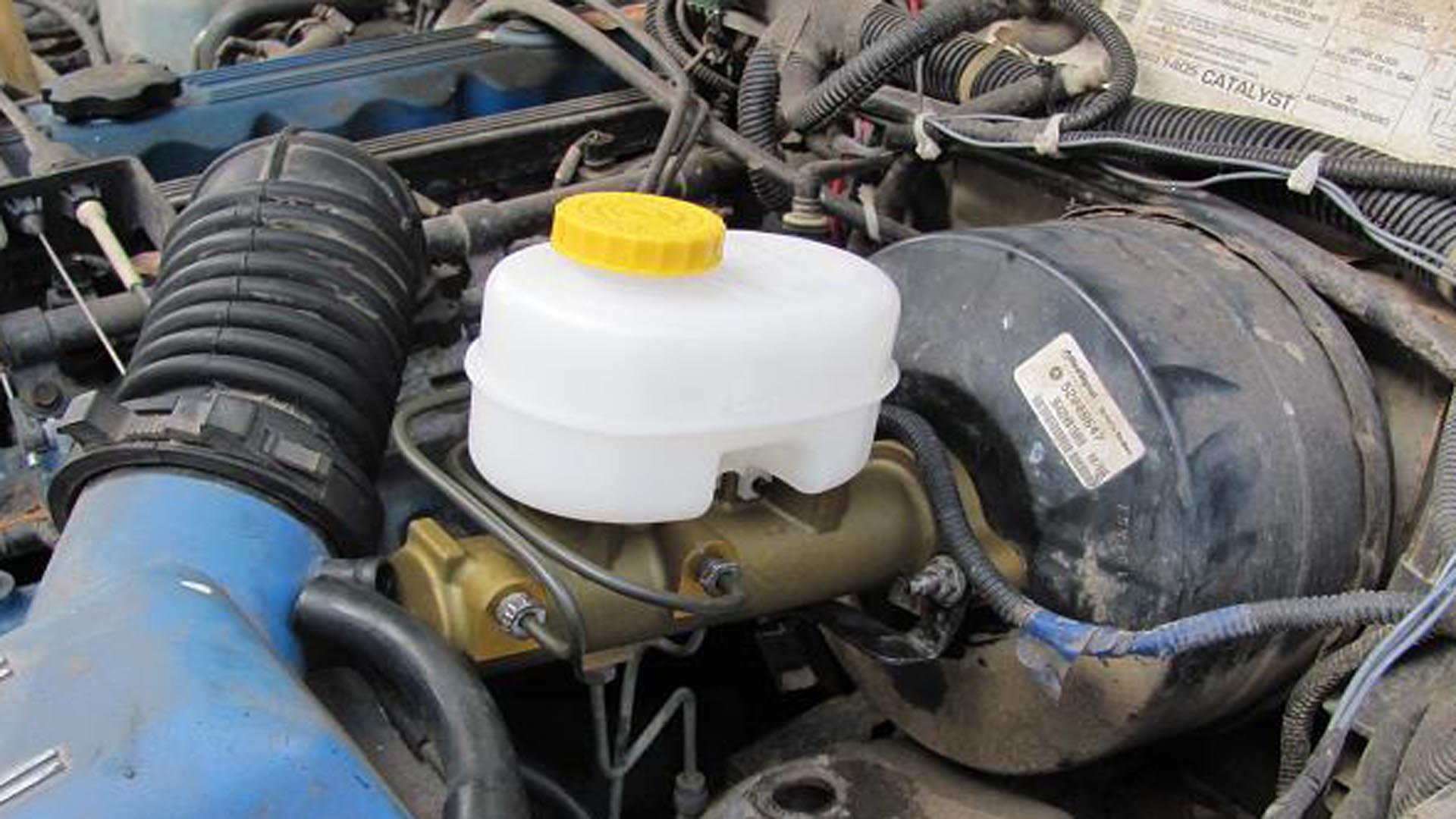 Jeep Grand Cherokee 1999-2004: How to Replace Brake Master Cylinder |  Cherokeeforum