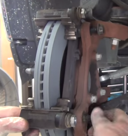 Chevrolet Silverado K2XX 2014-present How to Replace Brake Pads ...