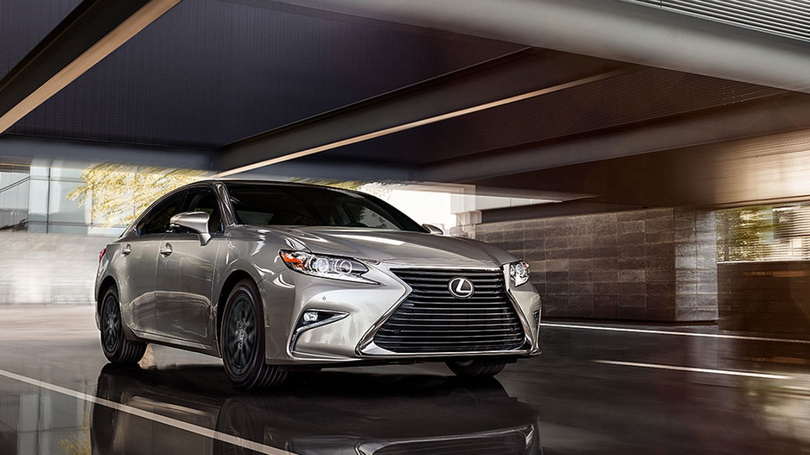 Four Reasons to like the Lexus ES 350.