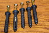 home hardware plastic wall anchors