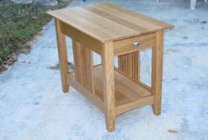 An end table made by a DIYer.