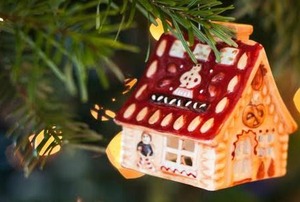 A house Christmas ornament.