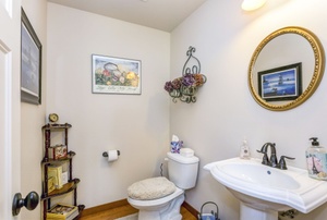 A bathroom with a pedestal sink.