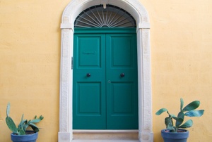 An entry way.