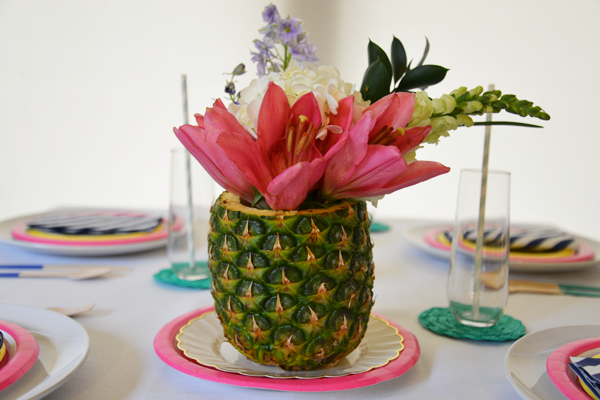 summer pineapple table centerpiece
