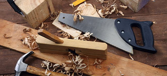 Hand Saws: Types and Safety Precautions | DoItYourself.com