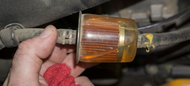 5 Signs Your Car or Truck Has a Dirty Fuel Filter ... fuse box 1985 f 250 