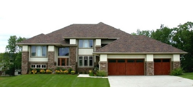 house with hip roof