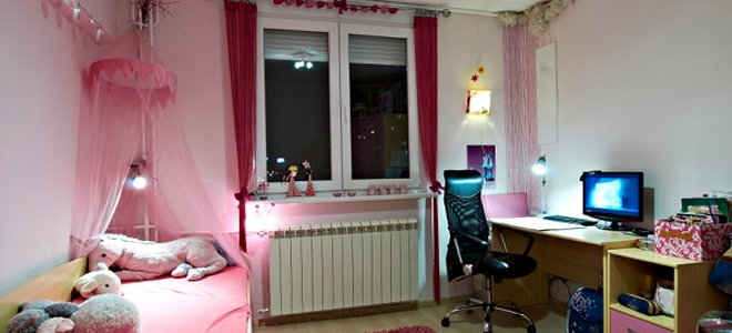 girl's bedroom with pink accessories