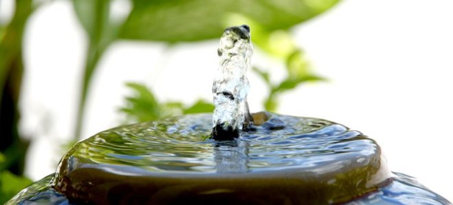 A bubbling fountain. 