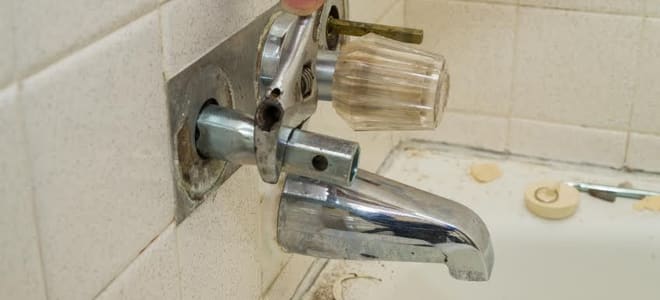 Stuck Shower Faucet Diverter, Bathtub Faucet Leaks Water When Shower Is On