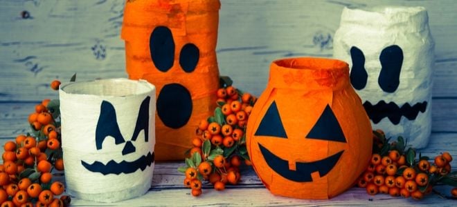 decorative Halloween mason jars