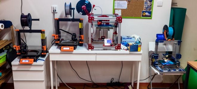 3D printers in a workshop