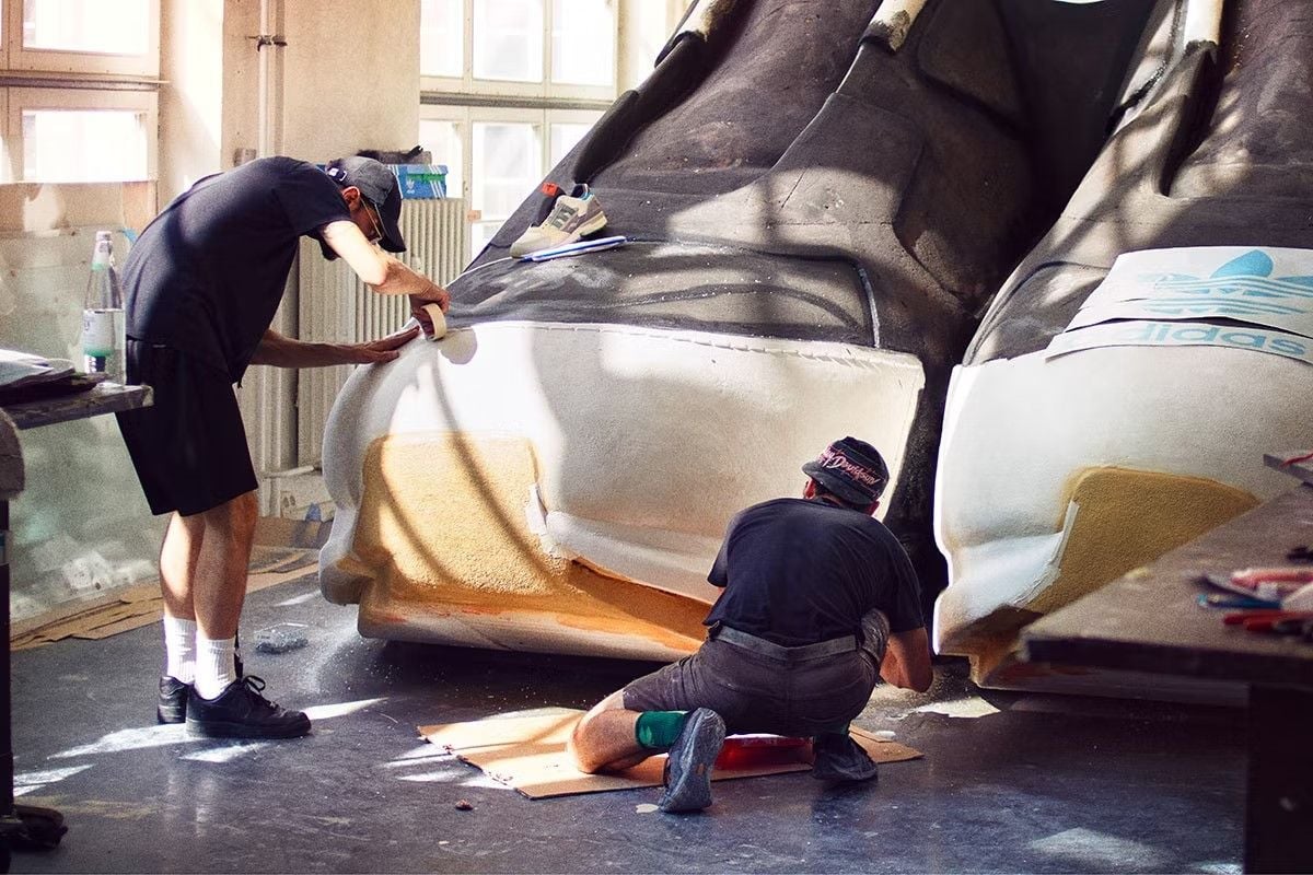Hornbach craftsman build and paint the company's larger-than-life sneaker pool for Berlin Premium Fashion Week 2022.