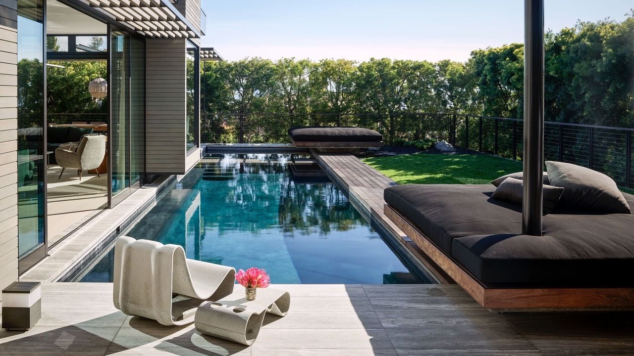 This sleek swimming pool is undoubtedly the centerpiece of Maria Sharapova's gorgeous LA home.