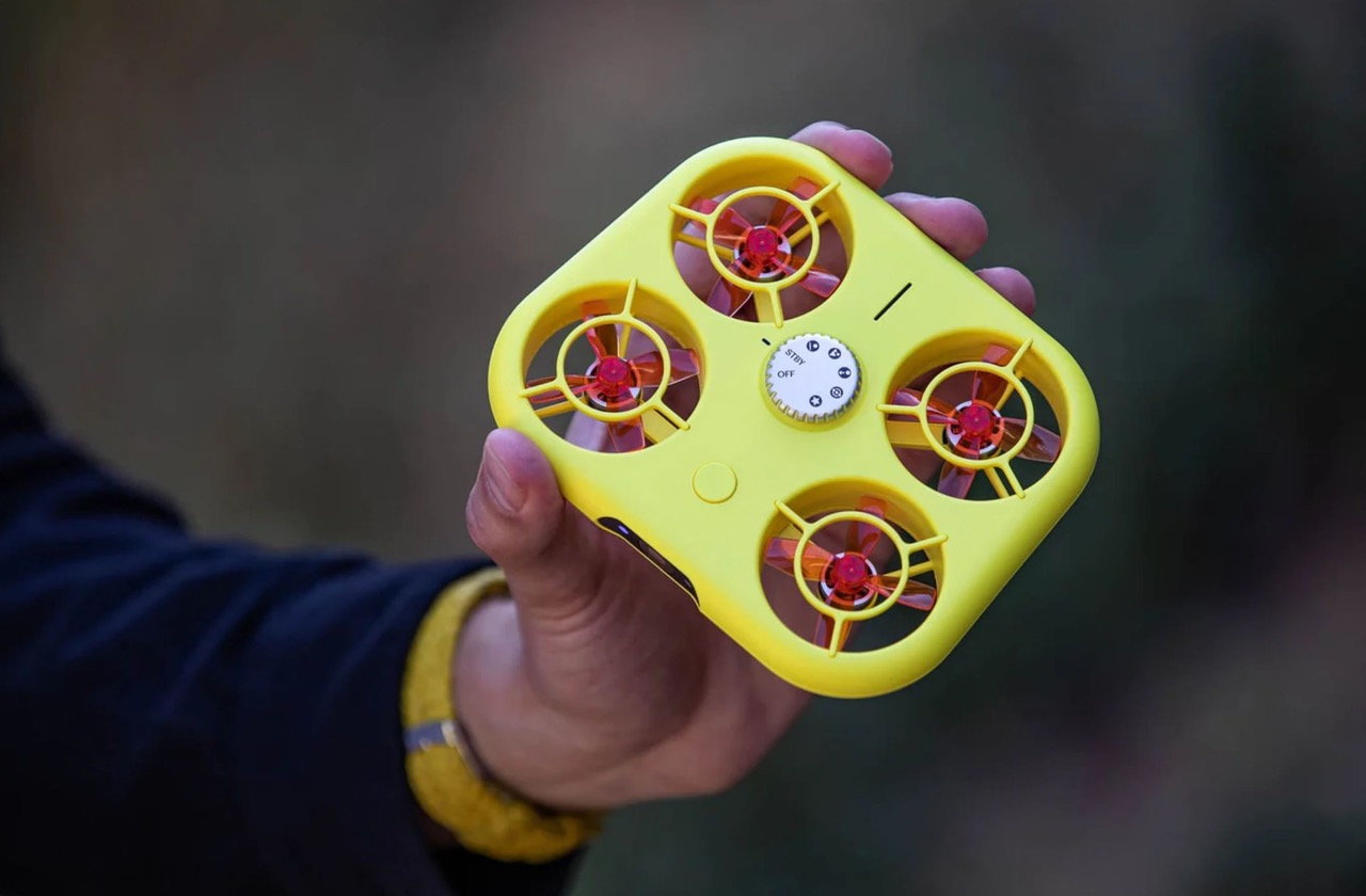 A closer look at the $230 Snapchat Pixy drone. 