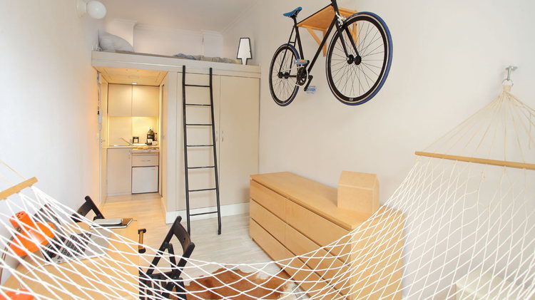 Airy Micro Apartment in Just 140 Square Feet