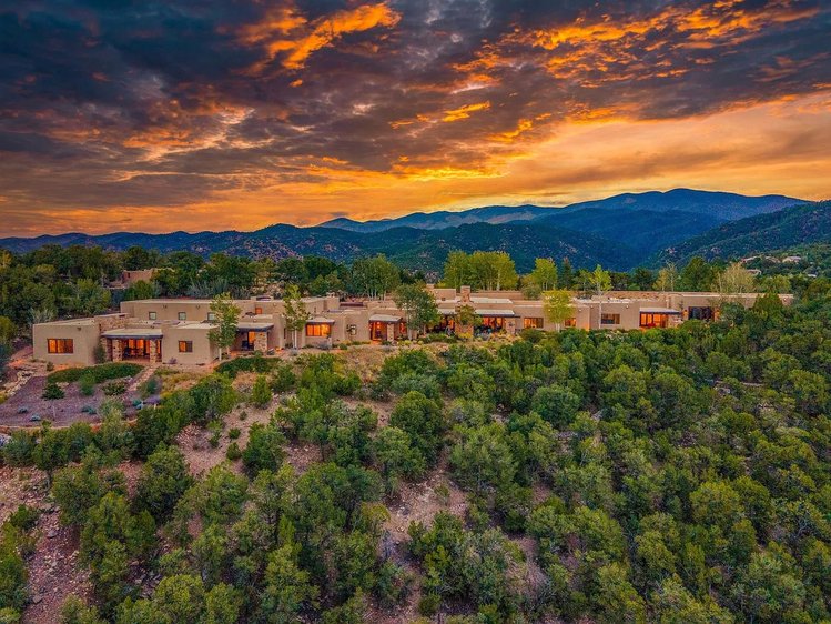 8.5 Million Santa Fe Mansion Embodies the Beauty of New Mexico
