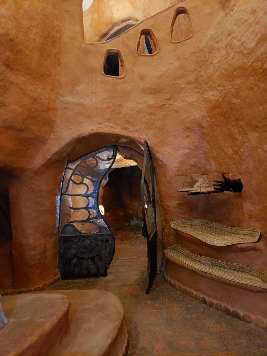 Inside the Casa Terracota, an ultra-sustainable clay home by Octavio Mendoza 