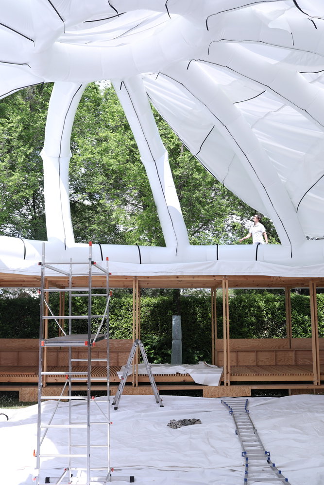 Erecting the Roman-inspired ProtoCAMPO inflatable event tent in the VIlla Medici garden.
