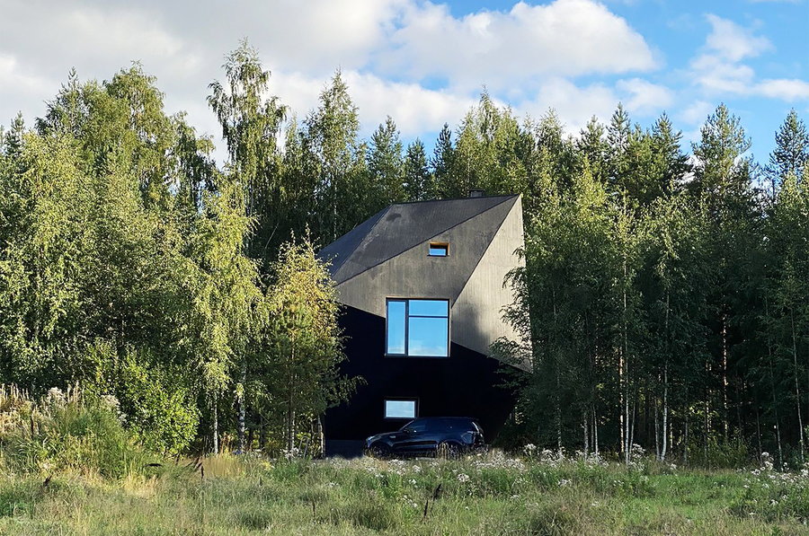 Daytime view of the The Ateljé Sotamaa-designed Meteorite cabin.