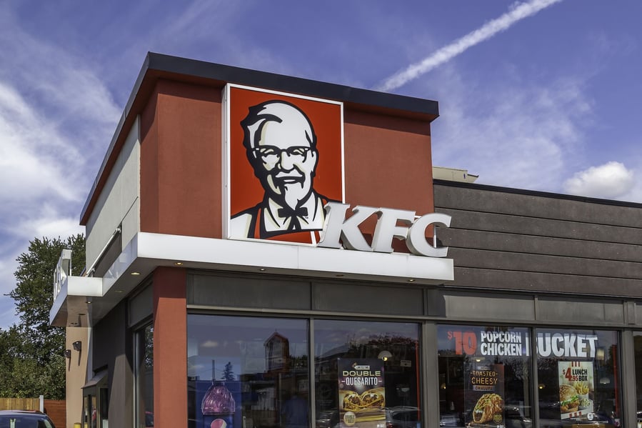 Exterior shot of a KFC restaurant in Niagara Falls.
