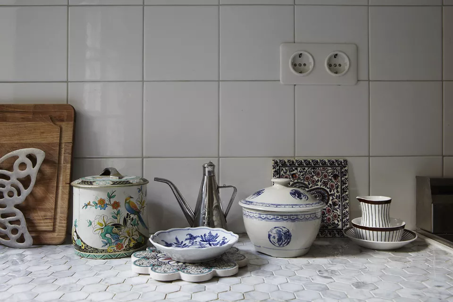 Tiles look really nice in kitchens, but they aren't exactly the easiest material to clean.