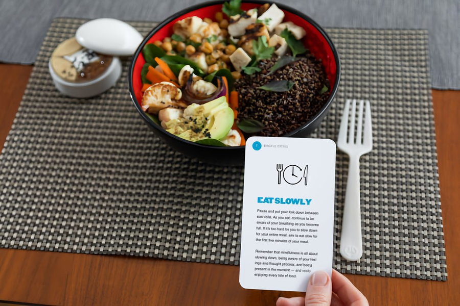 The IGGI Bowl's accompanying Mindful eating tip flashcards help you slow down and actually enjoy the food you eat.