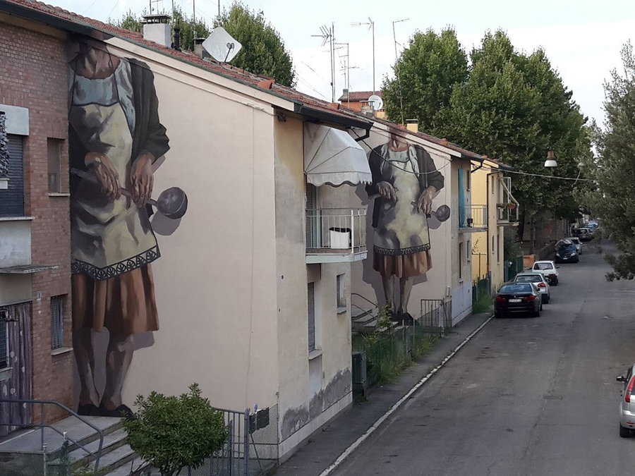 This Hyuro mural is dedicated to all of Italy's hardworking mothers.