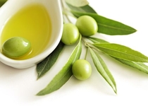 olive oil_000041825220_Small.jpg