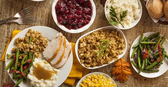 Your Thanksgiving Feast Doesn't Have to be a Diet Breaker / Nutrition