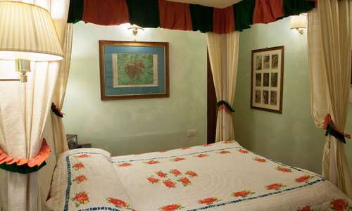 Single Room with French Bed Single Room with French Bed