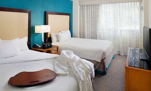 Buy Luxury Hotel Bedding from Marriott Hotels - Frameworks Bed