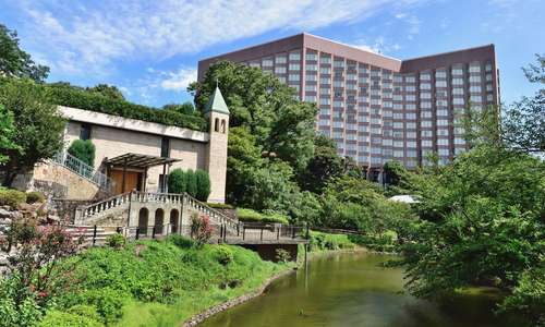 Hotel Chinzanso Tokyo is located in the lush green gardens