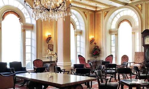 Great stay while in San Fran. #hotellobby #sanfrancisco #beresfordarms #historic #california #hotel #travel #historicplaces #traditional #unionsquare #powellstreet #victorian #victoriancharm #presidential #nobhill #elegant #grandfatherclock #chandelier #cablecars #cali