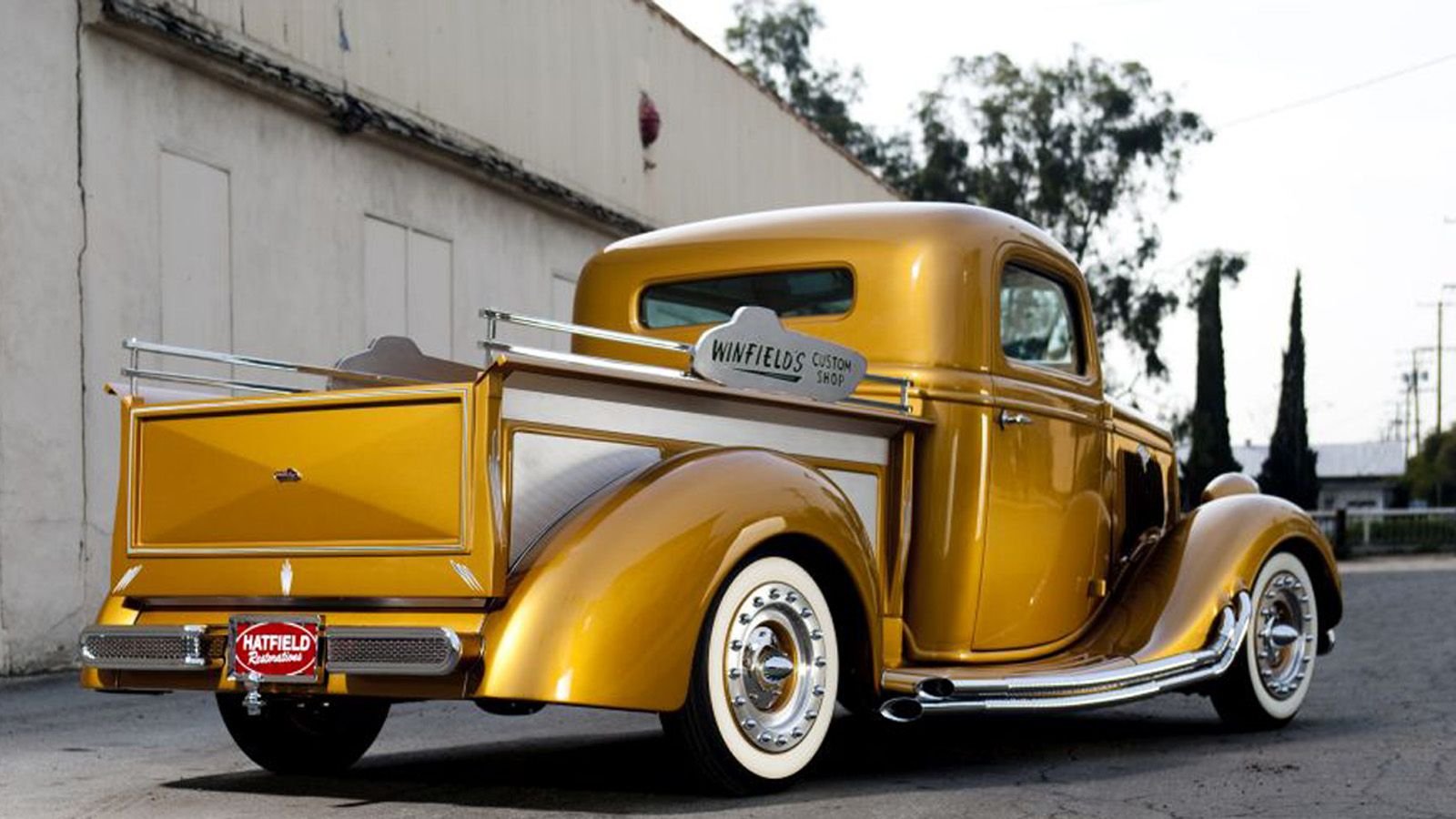 Gene Winfield and the Bronze Coated Beauty Fordtrucks