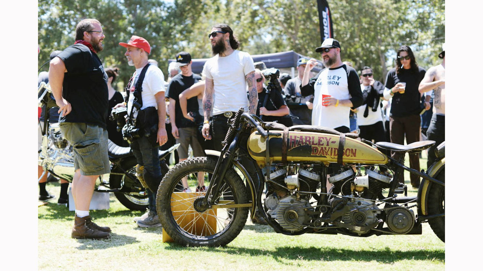 Images from the 9th Annual Born Free Motorcycle Show | Hdforums
