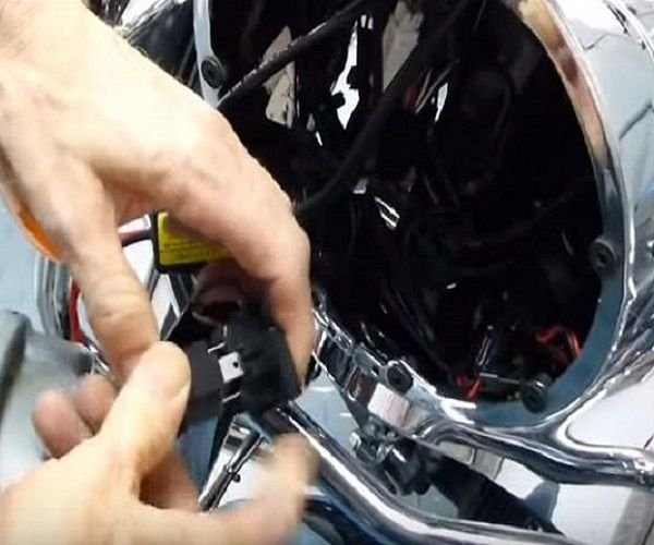 Harley Davidson Touring Installing HID Headlights