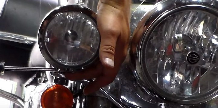 Harley Davidson Touring Replacing running lights