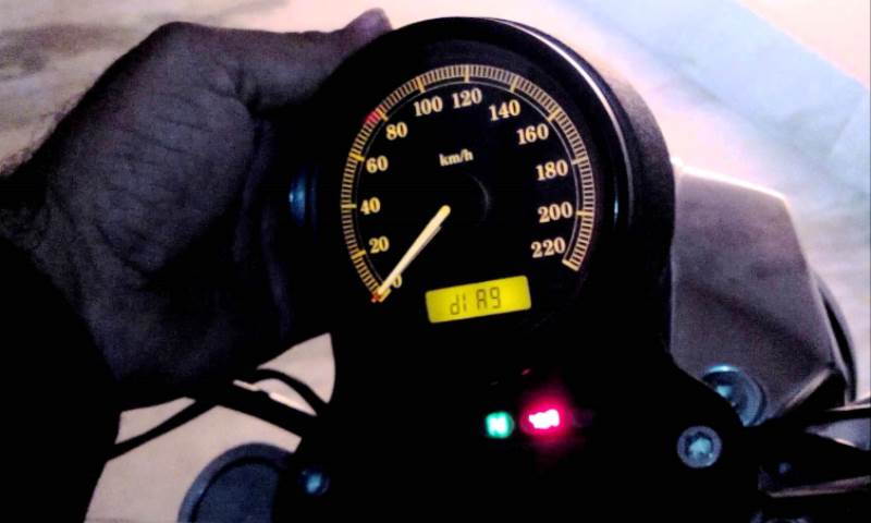 Odometer reset button, handlebar mounted speedometer