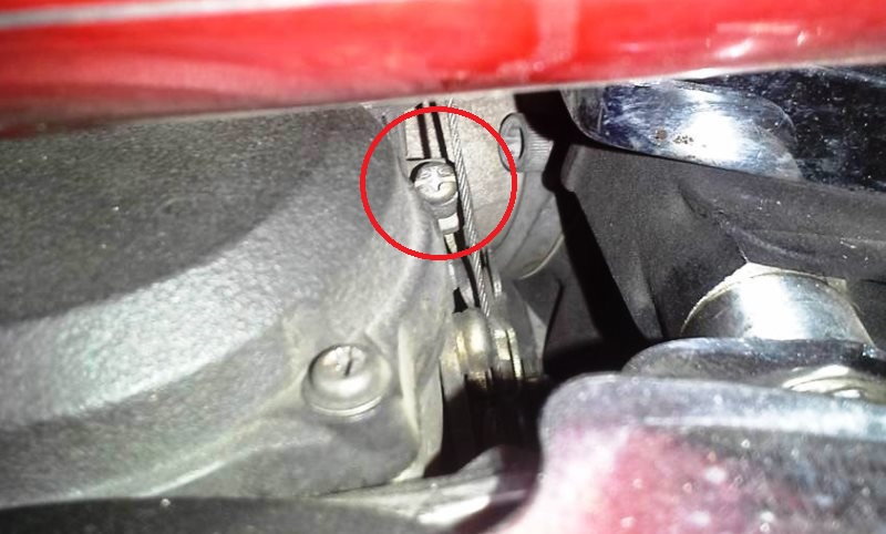 Idle speed adjuster screw