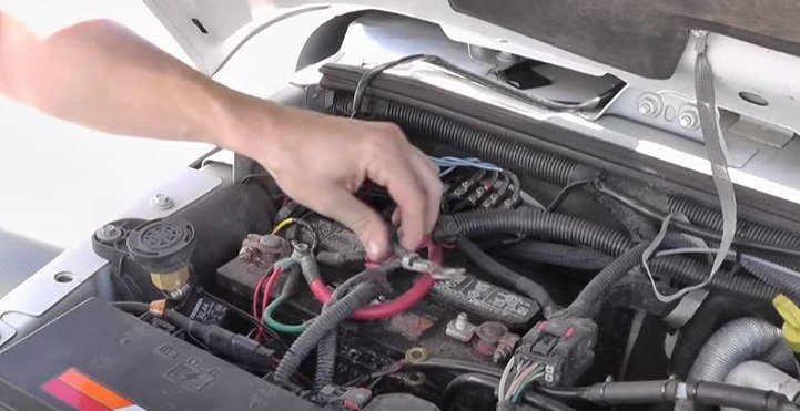 Jeep Wrangler JK: How to Replace Battery | Jk-forum