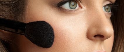5 Beauty Apps That Make Every Postpartum Mom Feel Beautiful