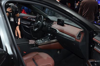 2016 Mazda CX-9 Signature interior detail