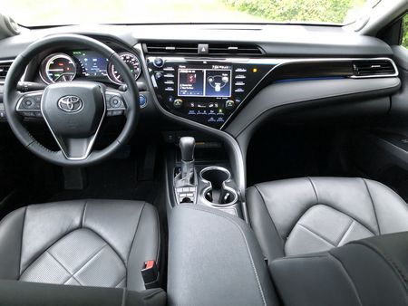 2018 Toyota Camry Hybrid 