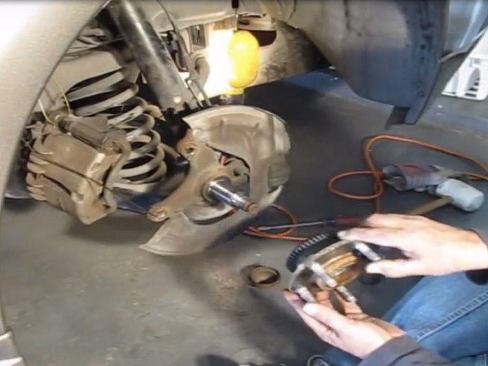 Ford Mustang GT 19962004 How to Replace Wheel Hub and Bearing