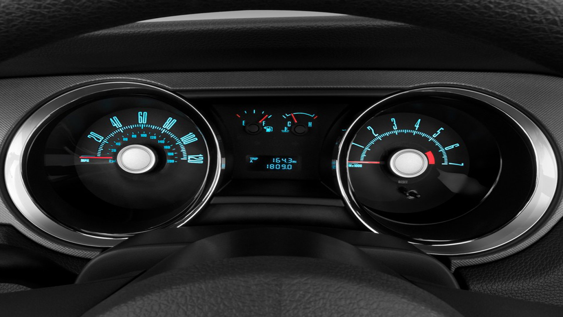 Ford Mustang V6 and Mustang GT 2005-2014: How to Replace Gauge Cluster